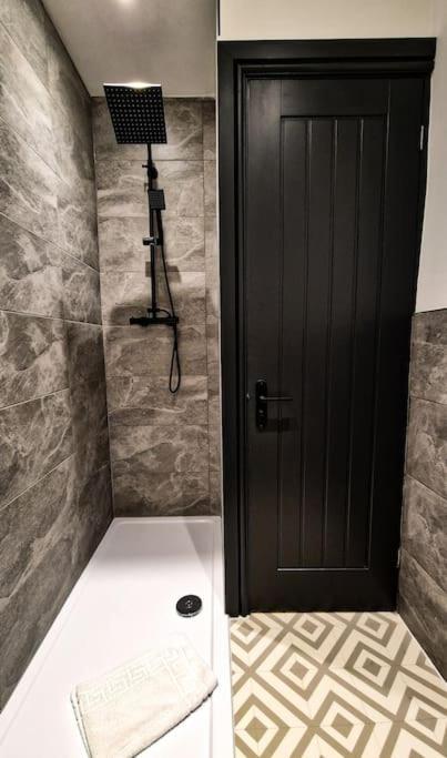 Beautiful Flat On Breck Road Apartamento Liverpool Exterior foto